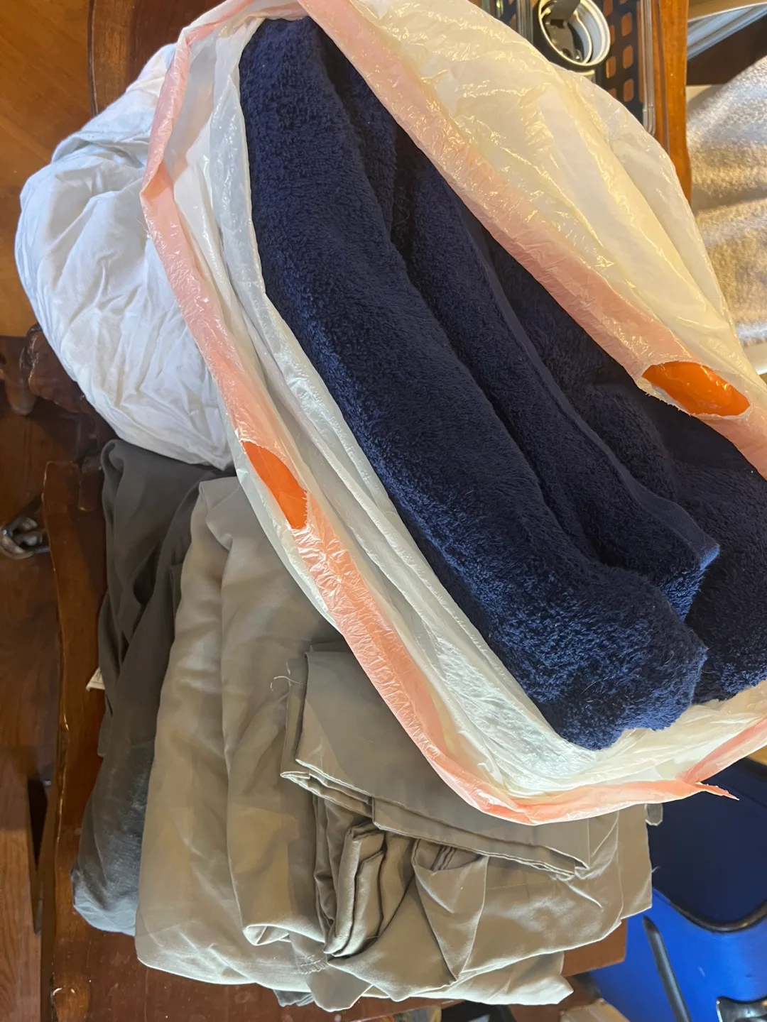 Bath Towels and Bedding Bundle thumbnail