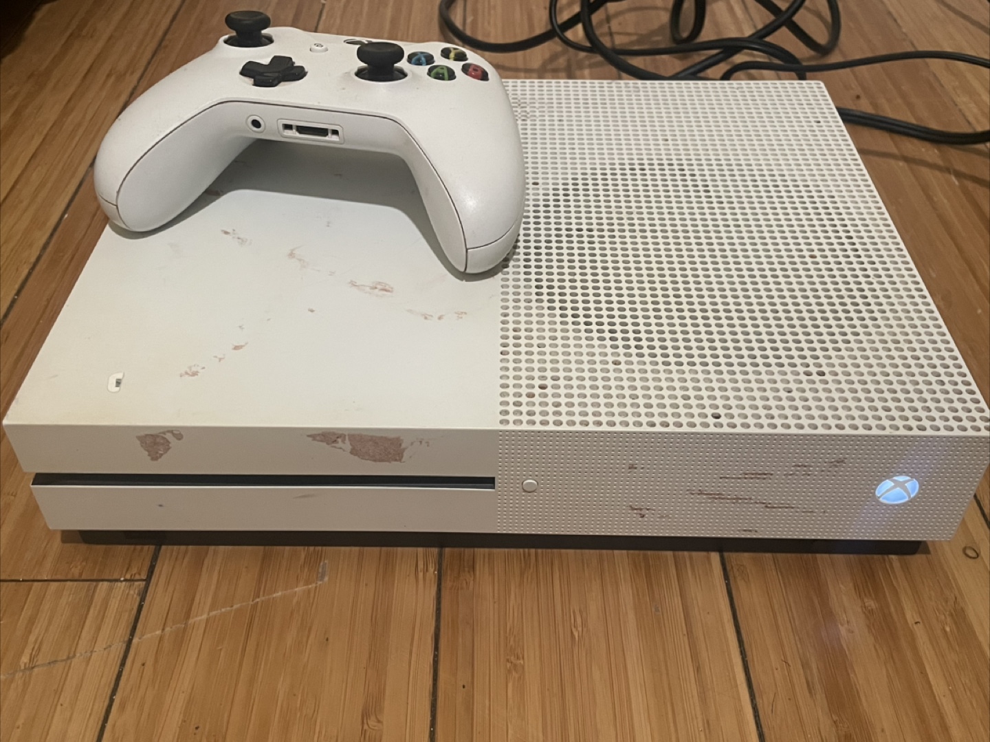 Xbox One S 500GB Console with Controller