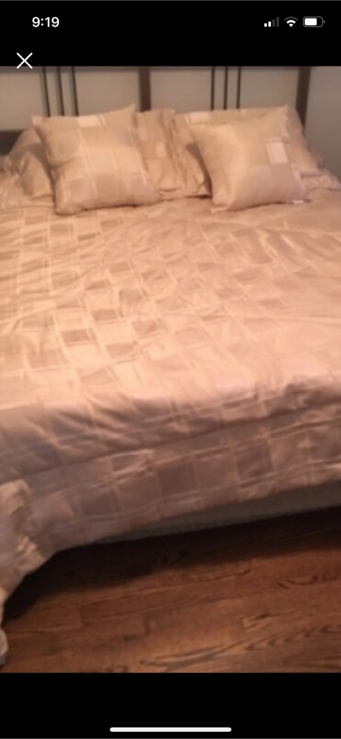 Buttercream Queen Comforter Set