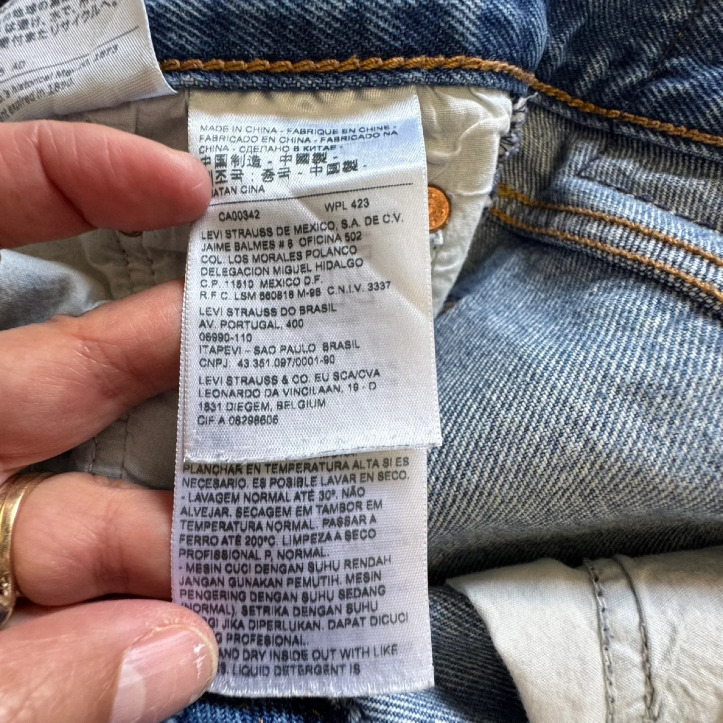 Levis jeans 27 image indicator(2)
