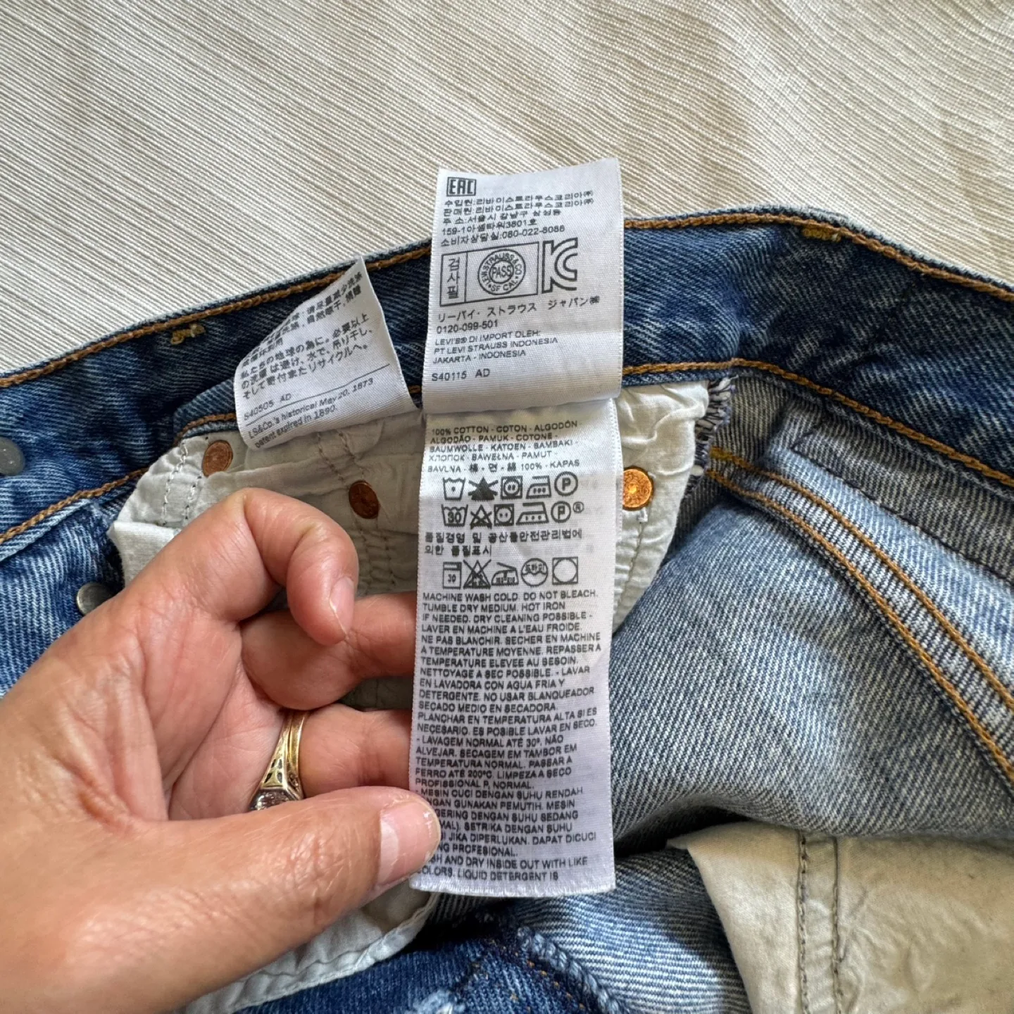 Levis jeans 27 image indicator(3)