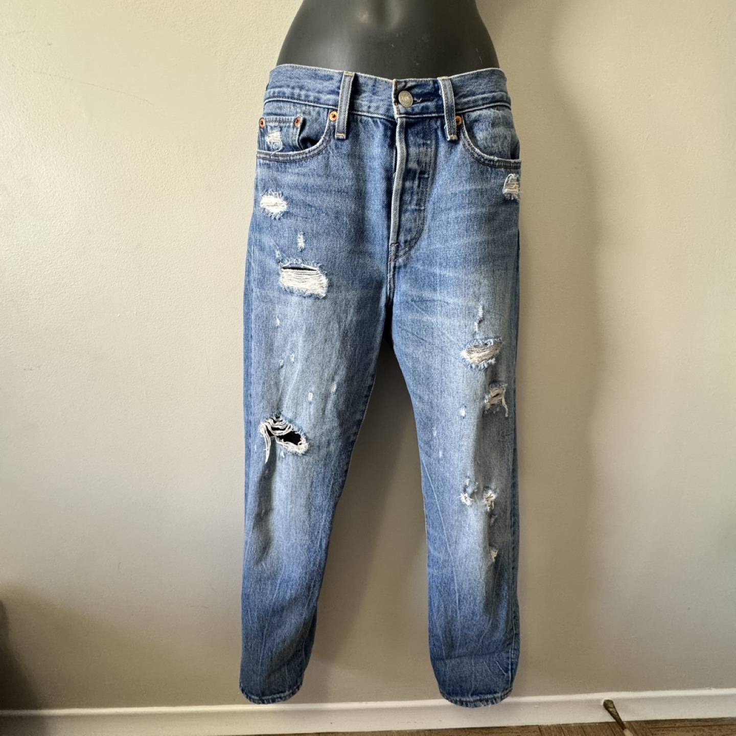 Levis jeans 27