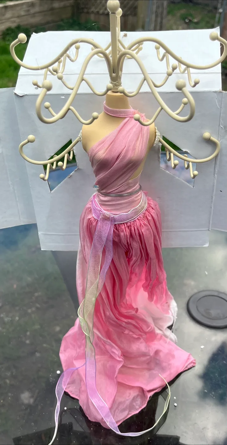 Pink Dress Jewellery Stand thumbnail