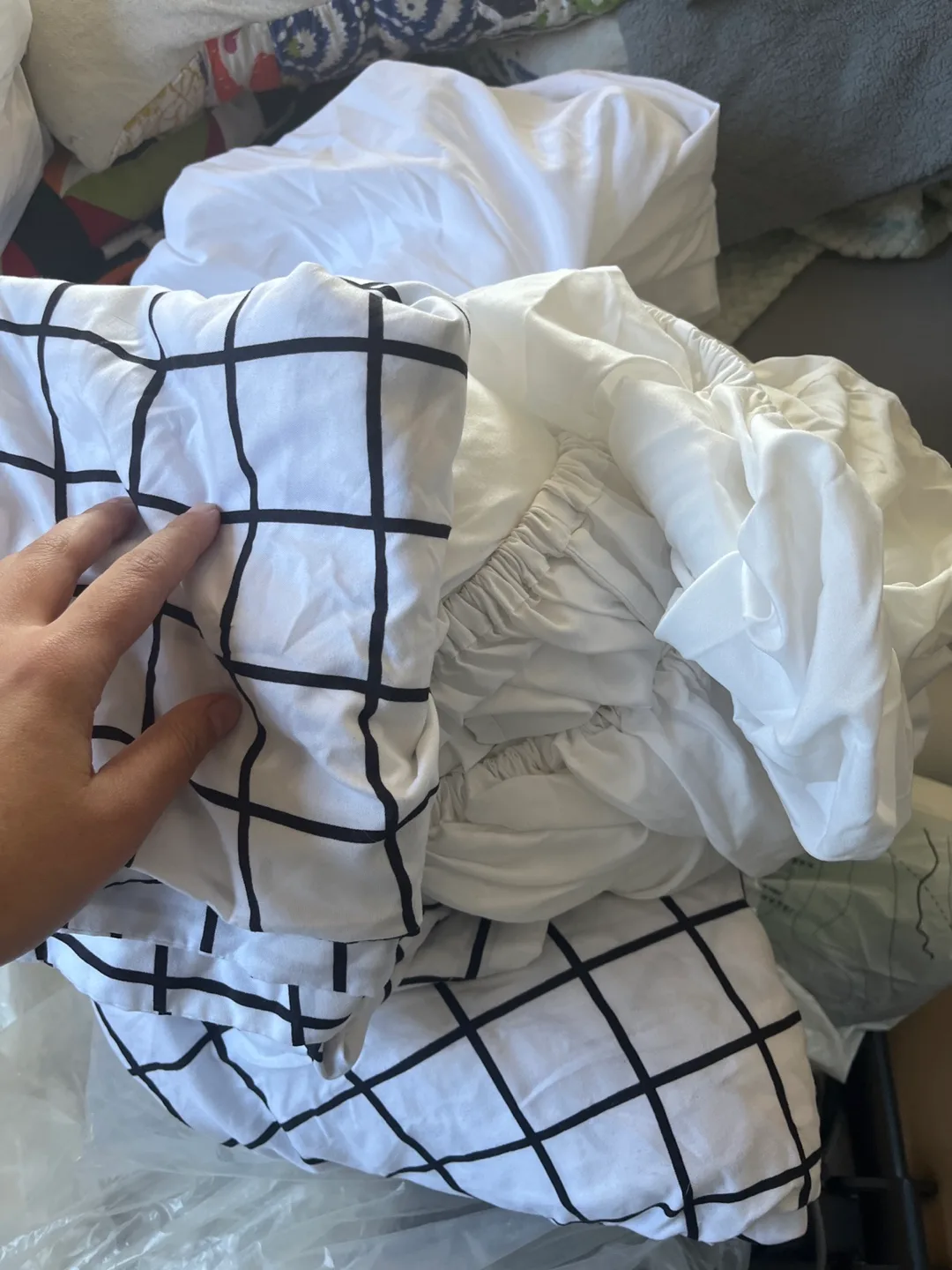 Queen bedding thumbnail