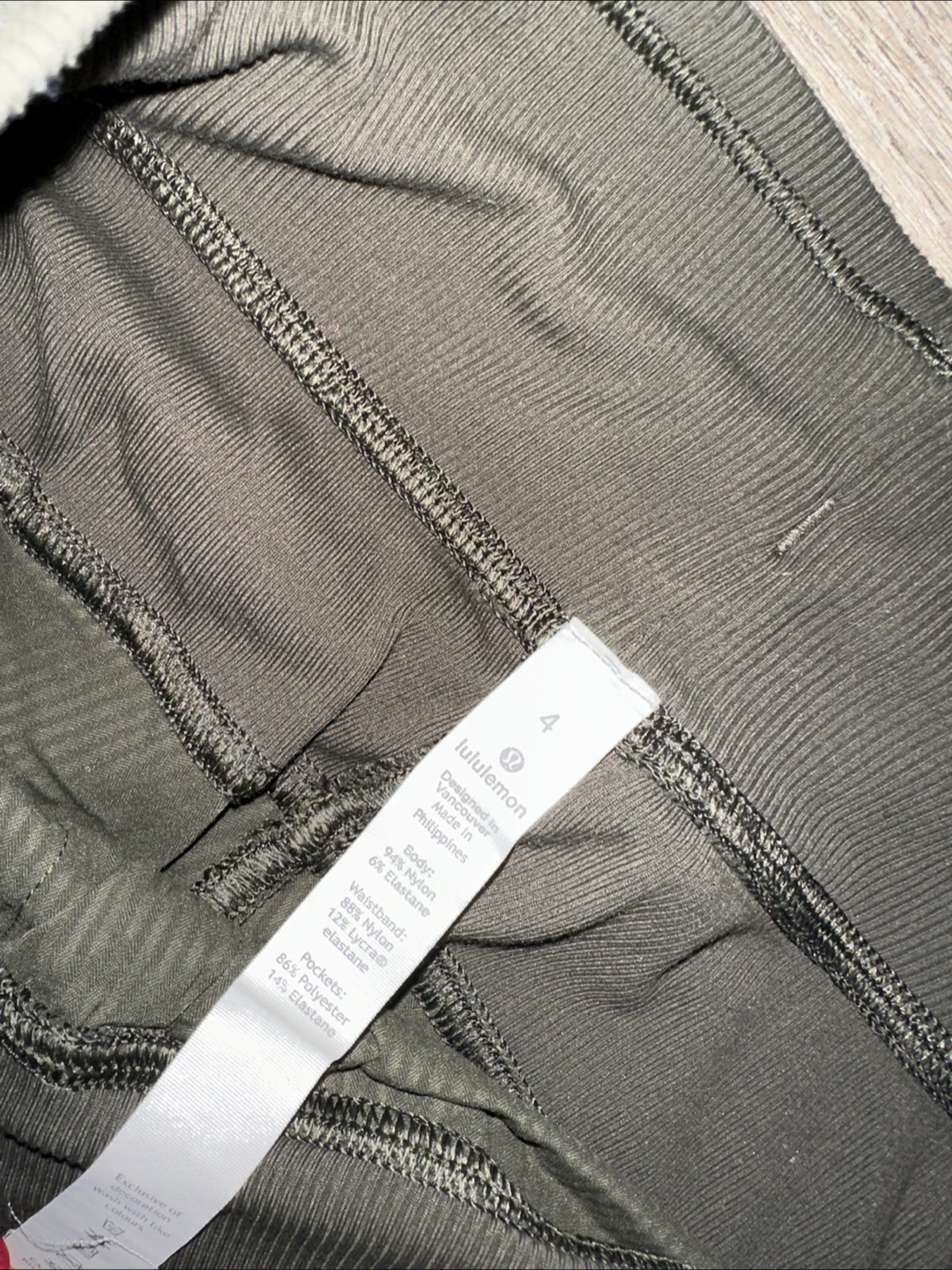 Lululemon Joggers - Size 4 - photo 4