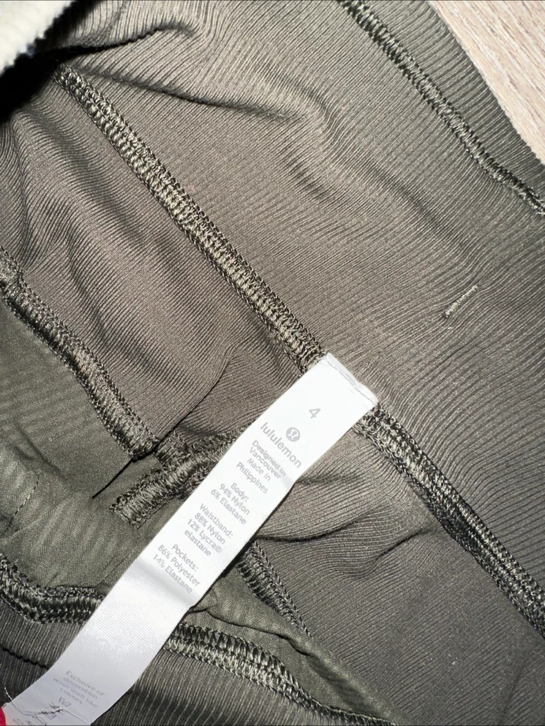 Lululemon Joggers - Size 4 image indicator(4)