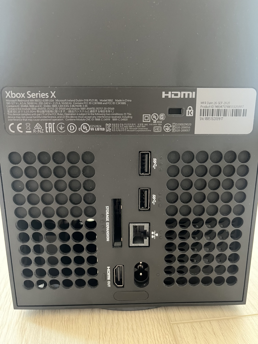 Xbox Series X 1TB Console with two controllers - photo 2
