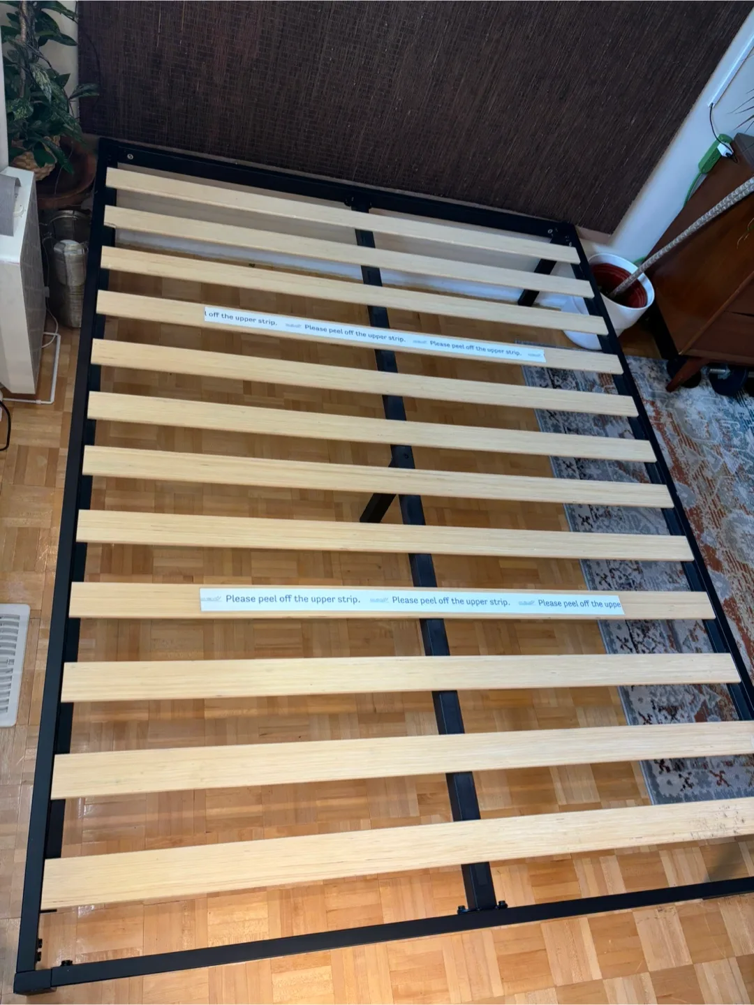 🧡 Queen Size Metal Bed Frame image indicator(2)