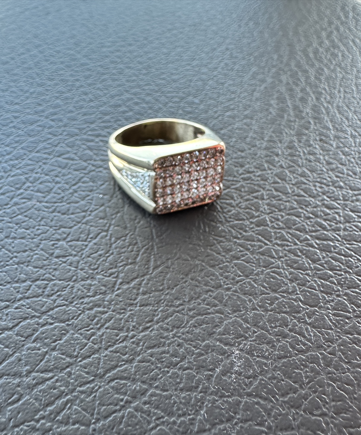 Men or Woman’s 14k pure gold Diamond Ring