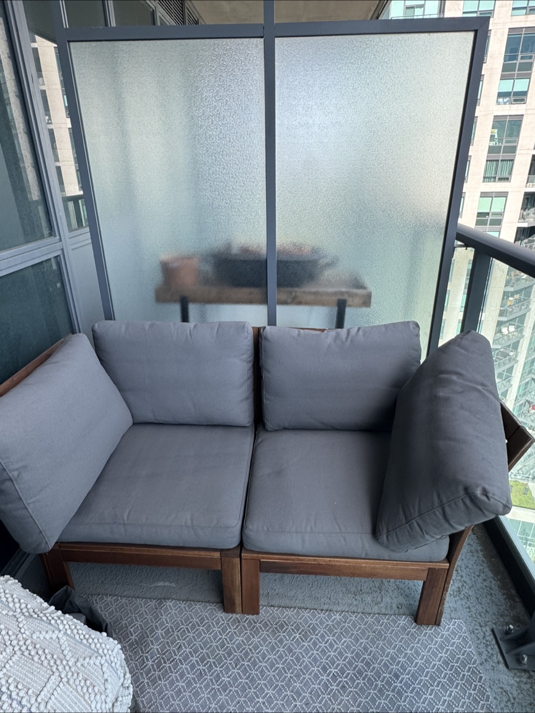 Patio furniture - photo 2