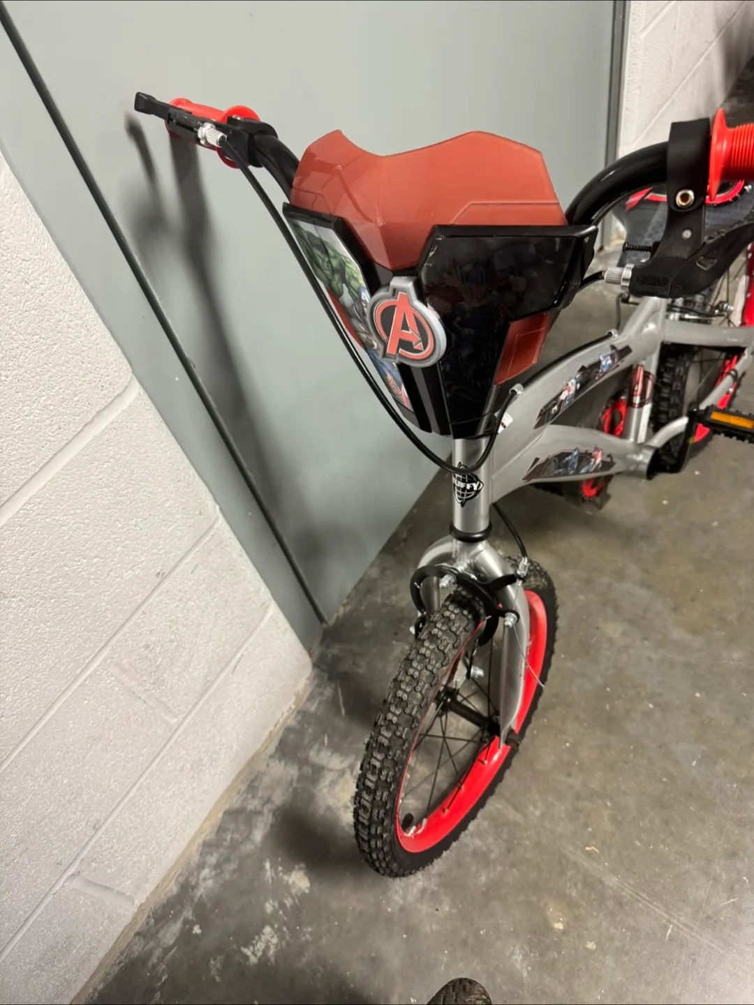 Marvel Avengers 16-inch Kids Bike image indicator(2)