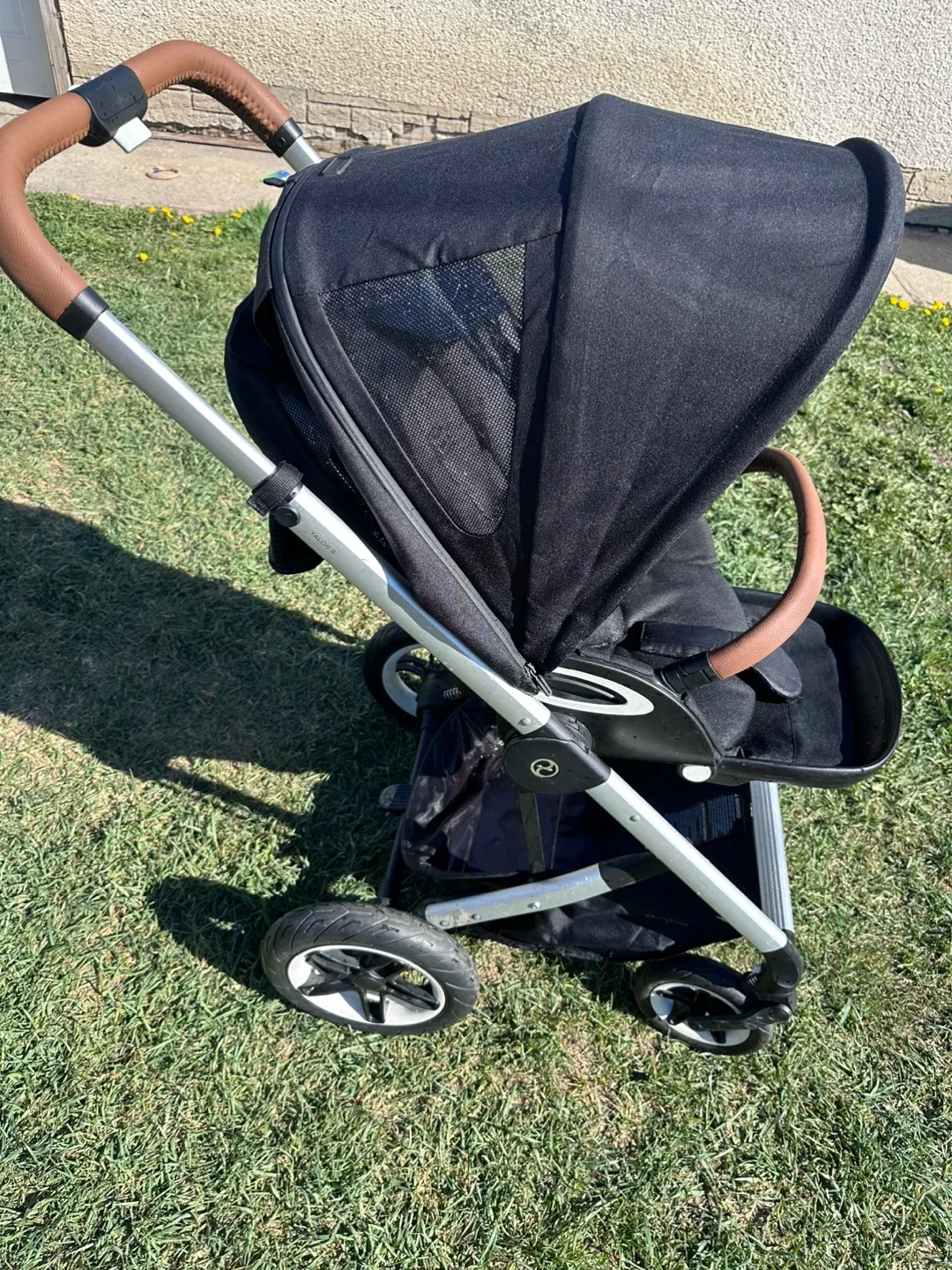 Evenflo Pivot X stroller