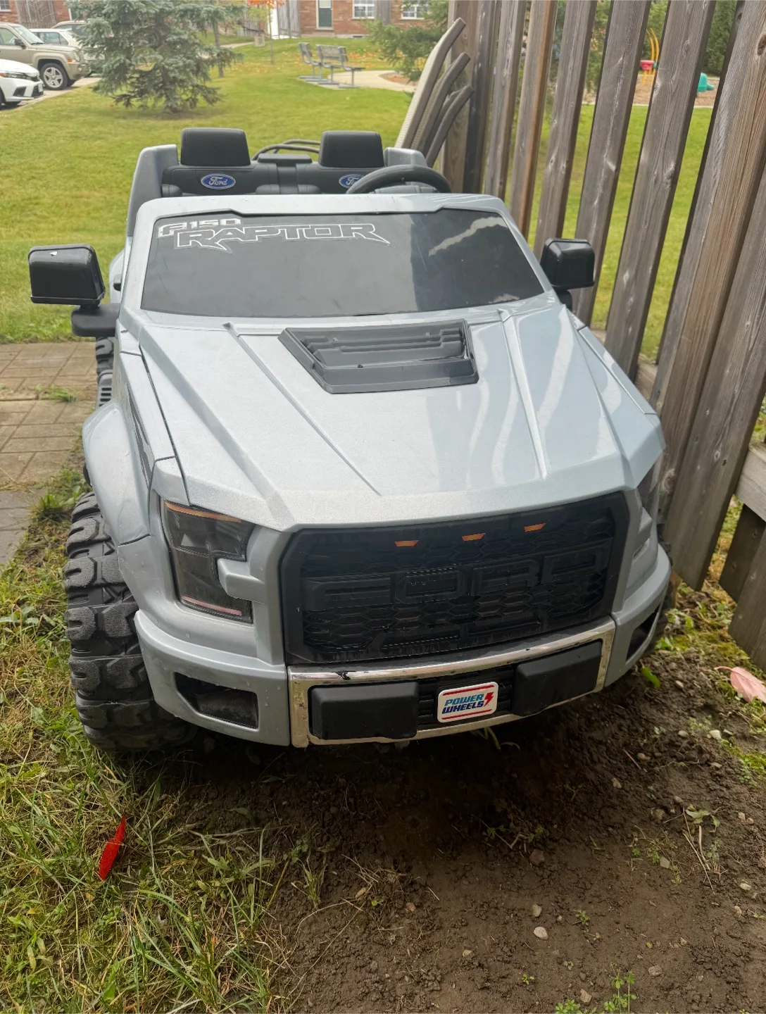 Kids' Ride-On Ford F-150 Raptor Truck image indicator(2)