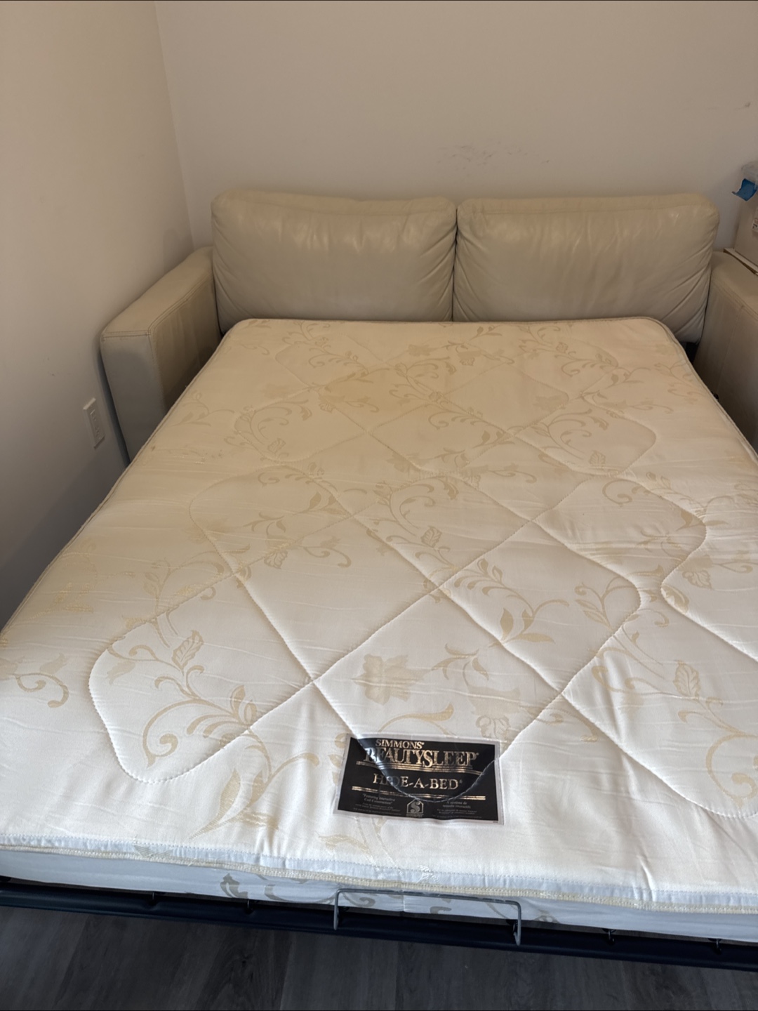 Off-White Leather Pull-Out Sofa Bed - photo 2