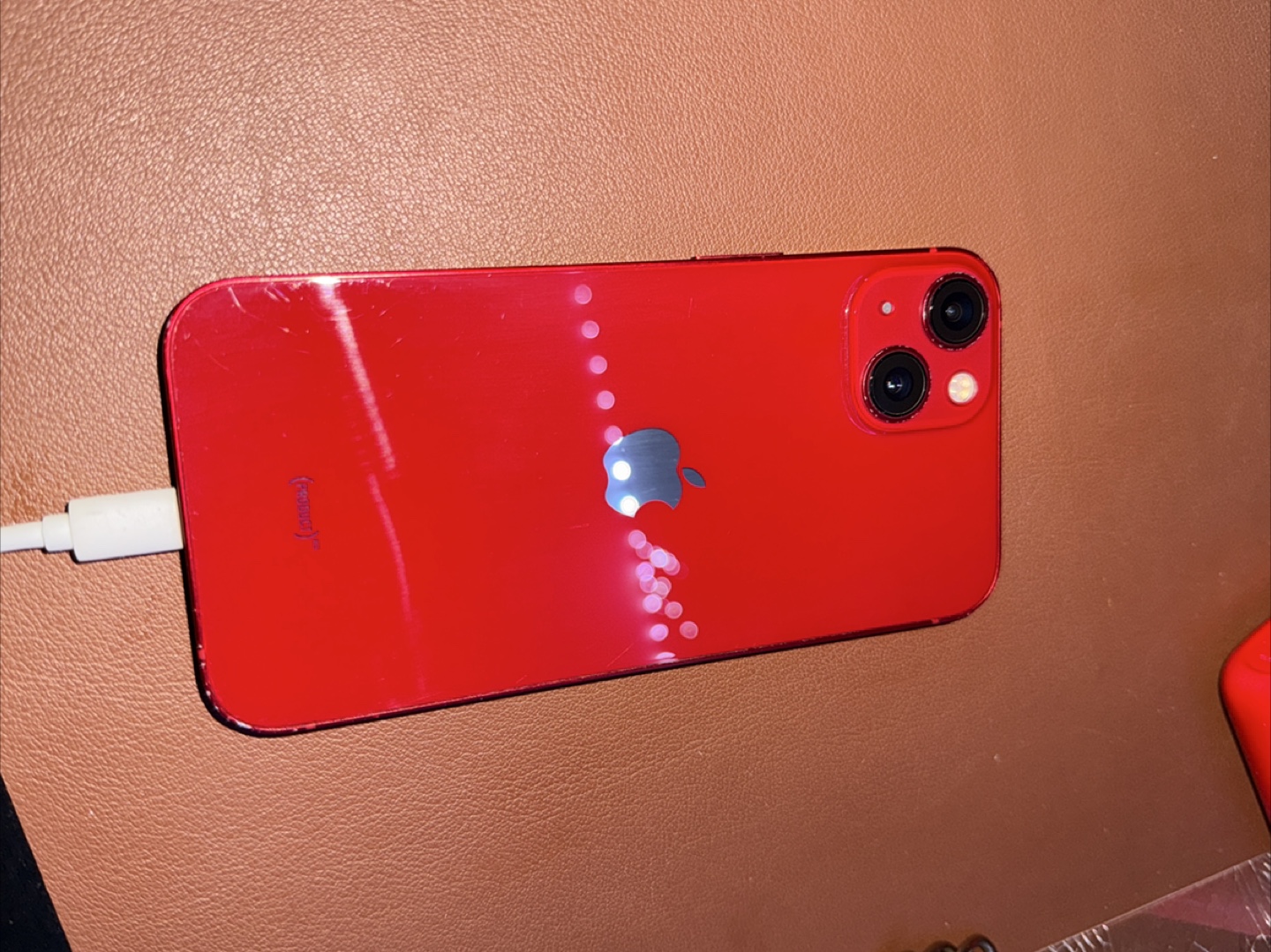 iPhone 13 - Product Red - photo 2