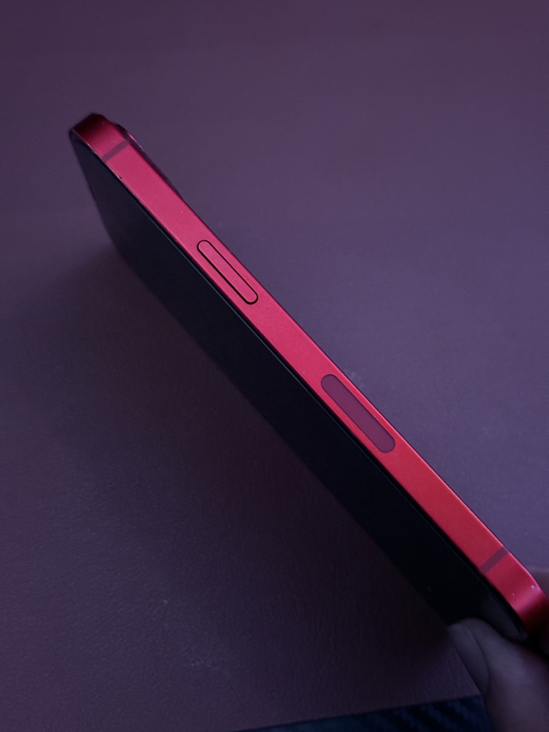 iPhone 13 - Product Red - photo 4