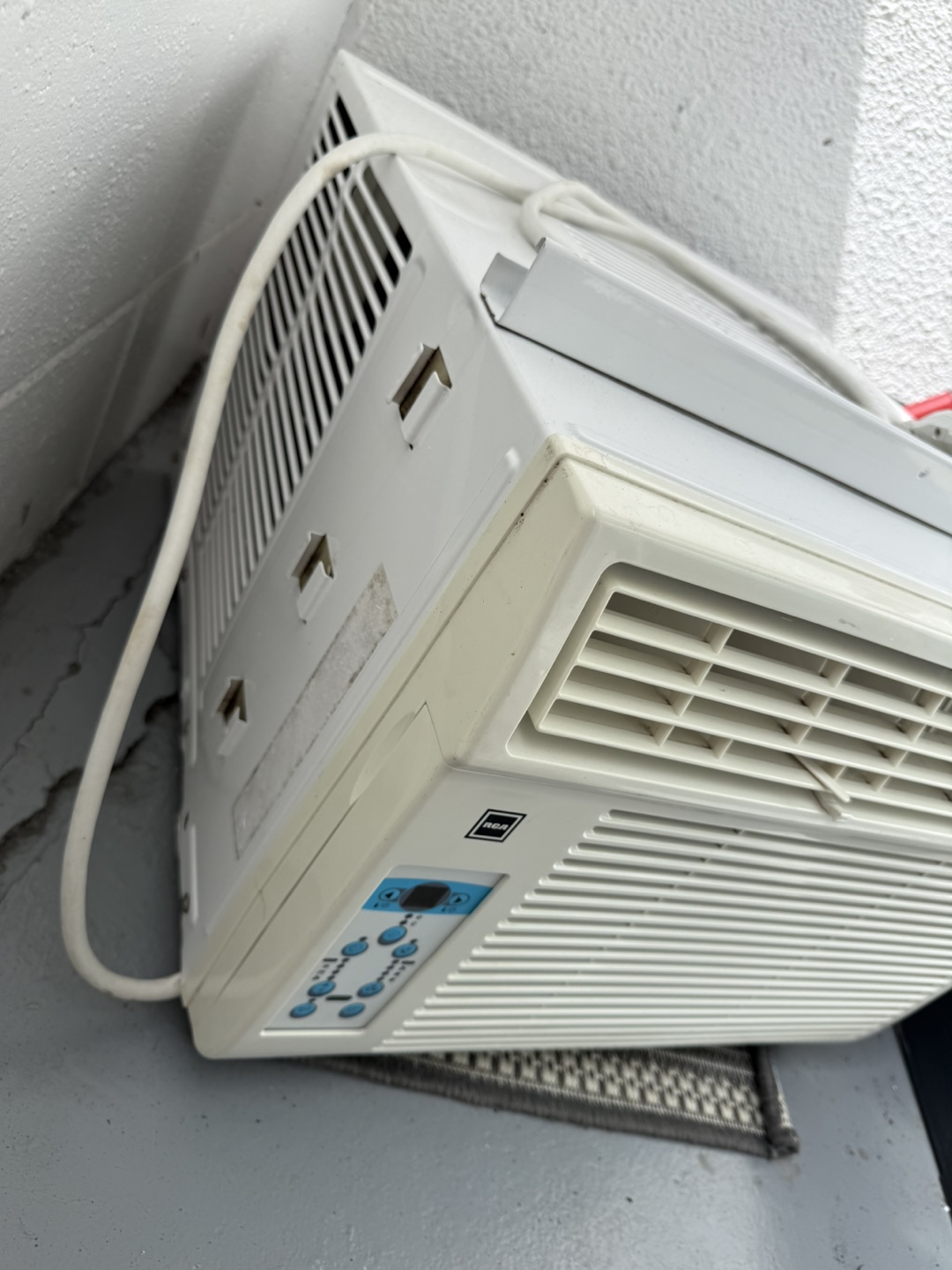 RCA 12000 BTU Window Air Conditioner - photo 2