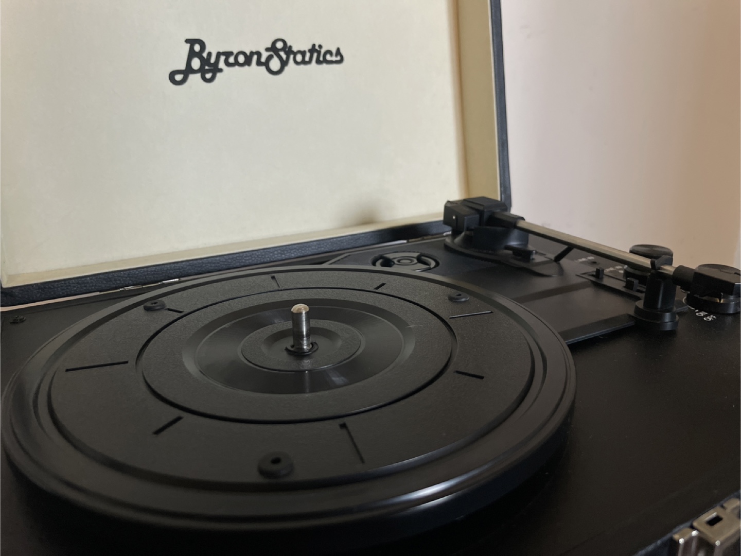 ByronStatics Portable Suitcase Record Player - photo 3