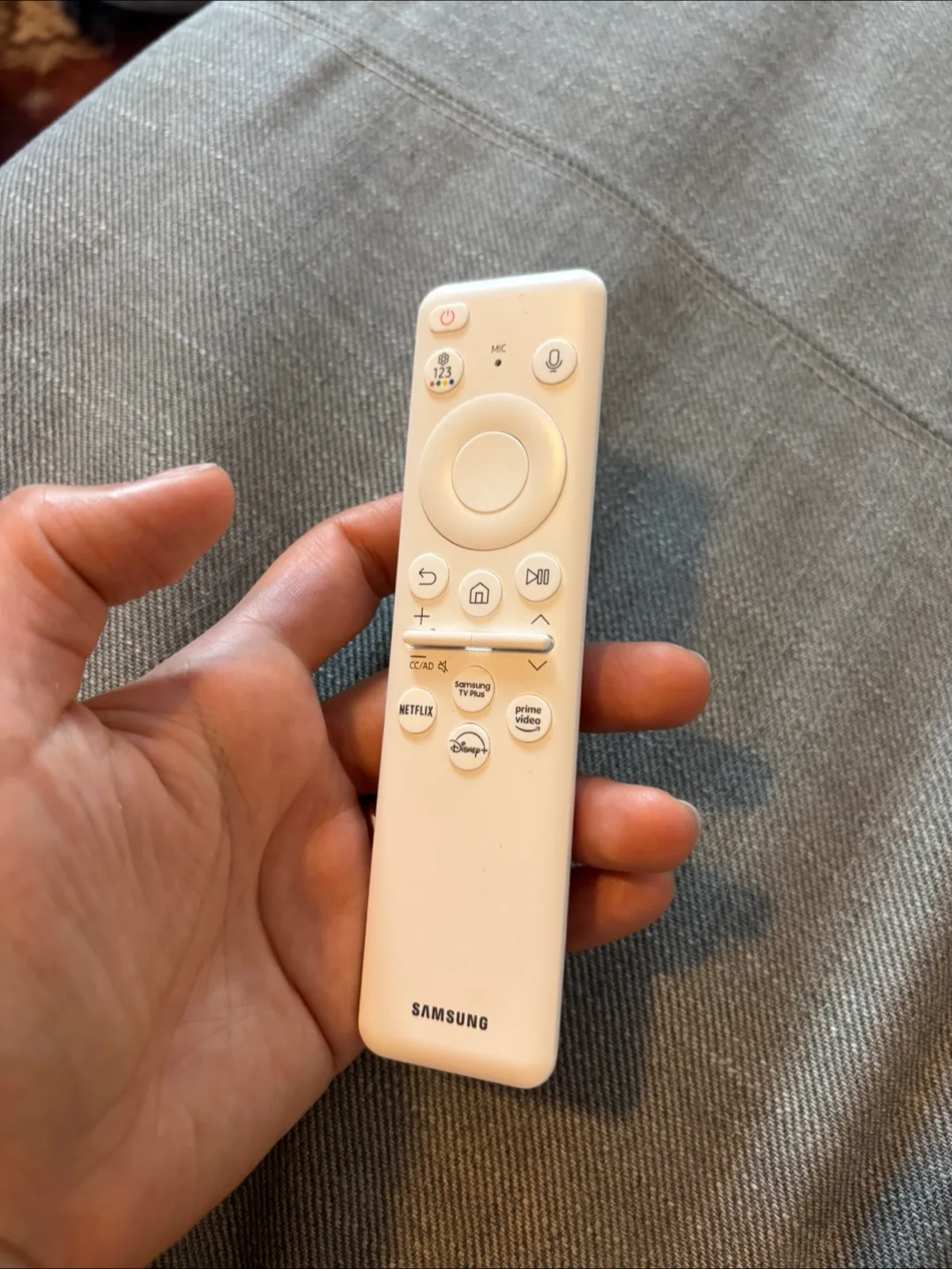 Samsung Frame TV 55” (2024) + Wall Mount – Excellent Condition image indicator(8)