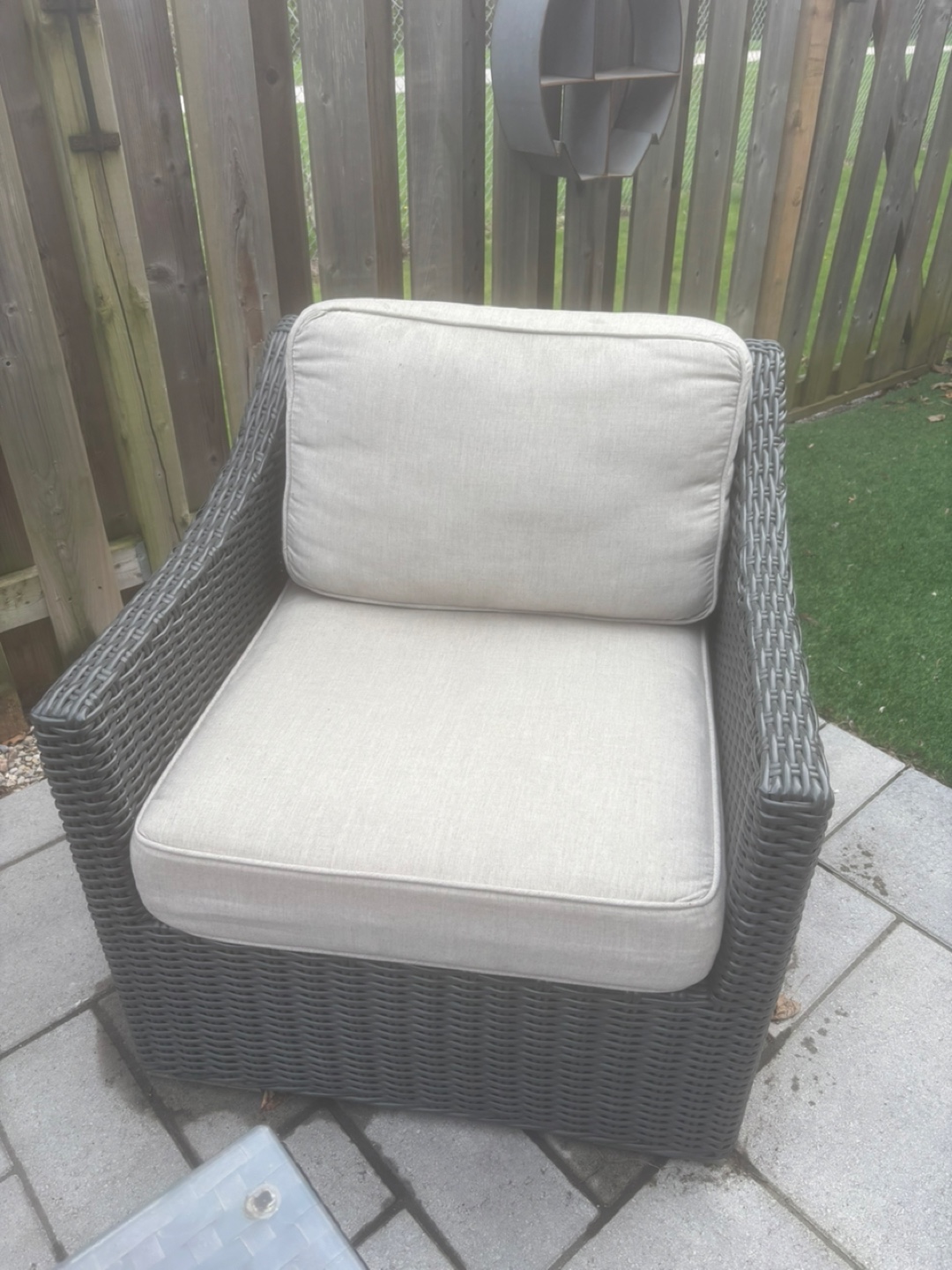 Patio furniture - photo 2