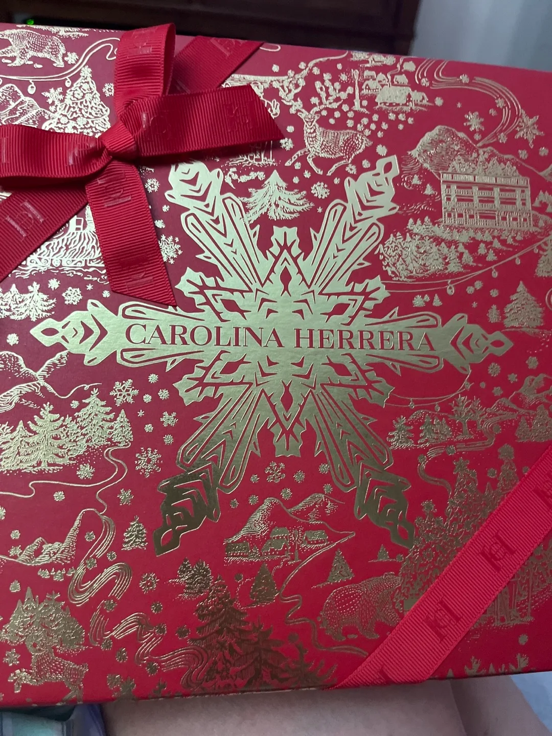 Carolina Herrera Good Girl Eau de Parfum 3-Piece Gift Set image indicator(5)