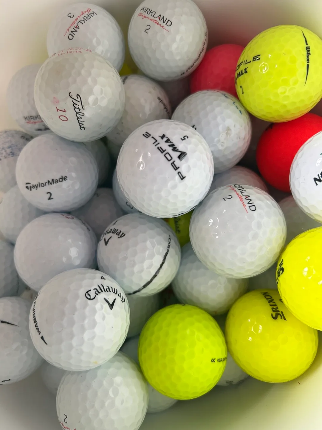 Assorted Golf Balls - Bulk Lot thumbnail