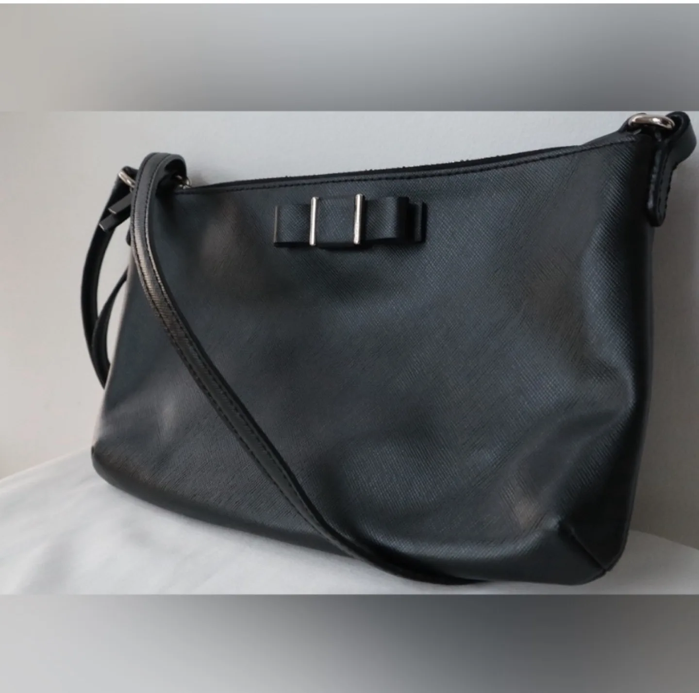 Coach Leather Black  Crossbody Bag image indicator(5)