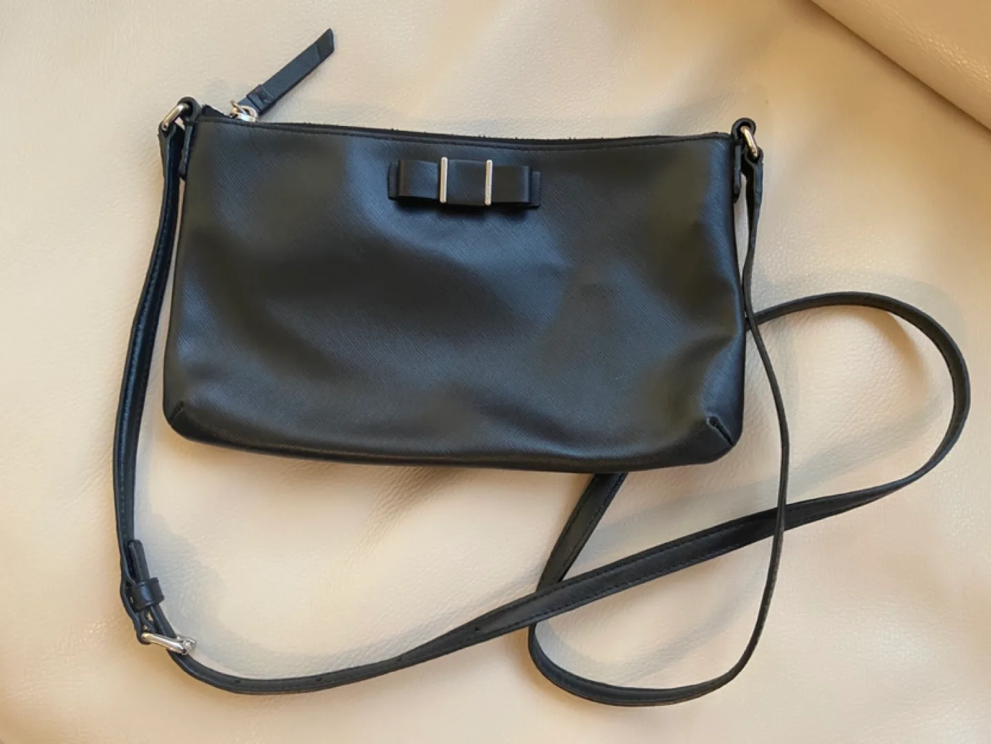 Coach Leather Black  Crossbody Bag thumbnail