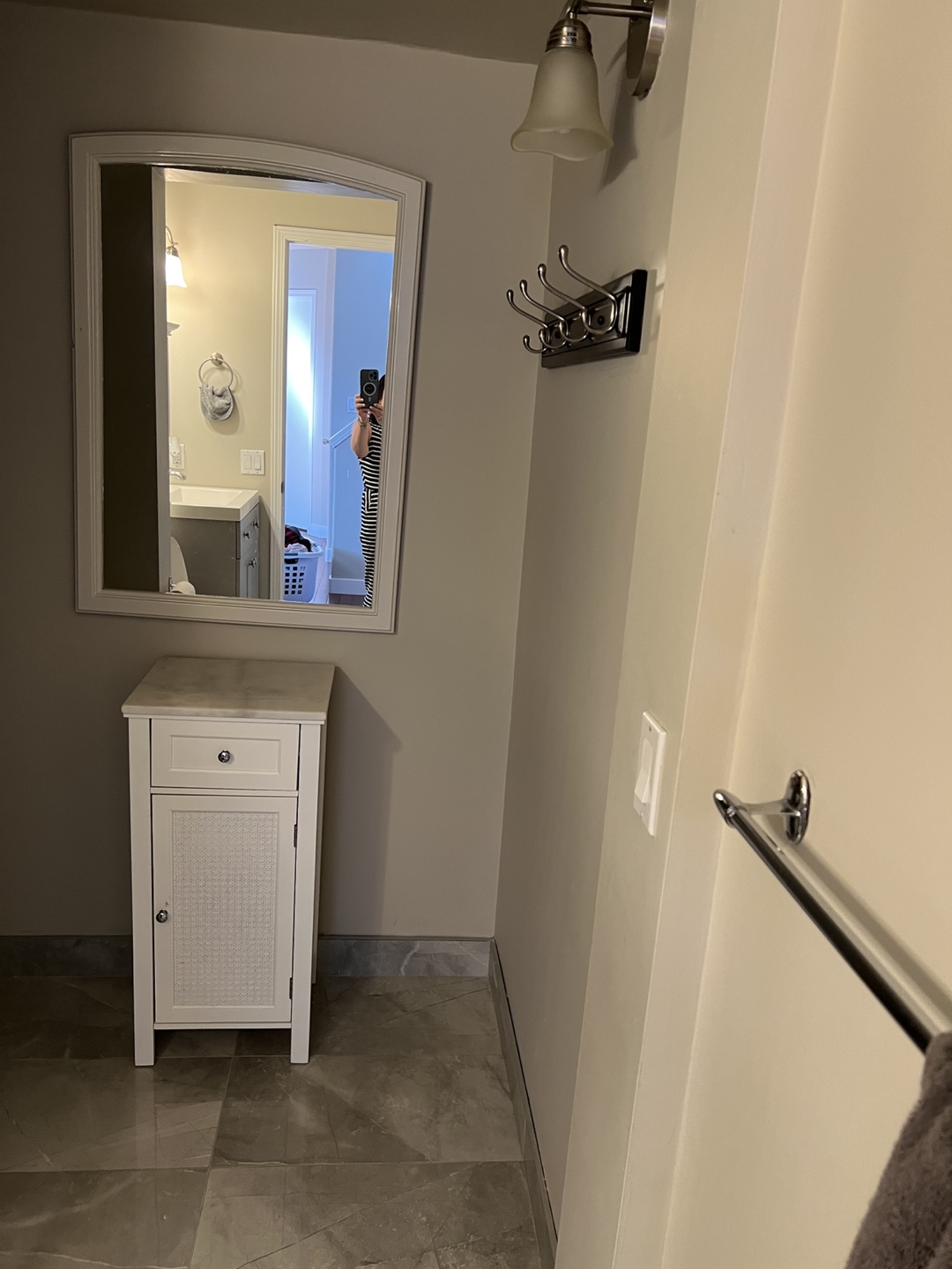 White bathroom cabinet marble with mirow