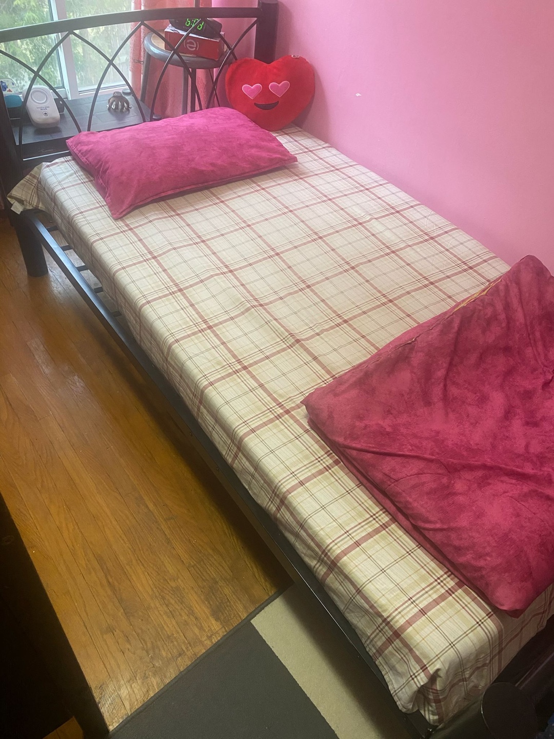 Single Metal Bed Frame