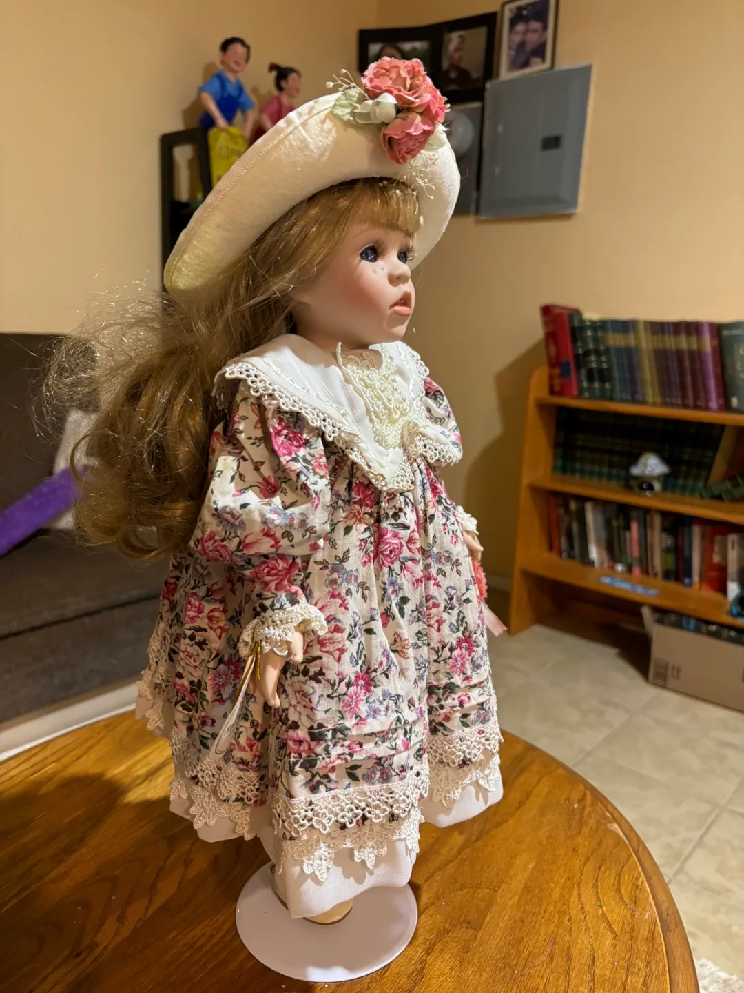 Alberon  porcelain Dolls  Emma London  free shipping image indicator(7)