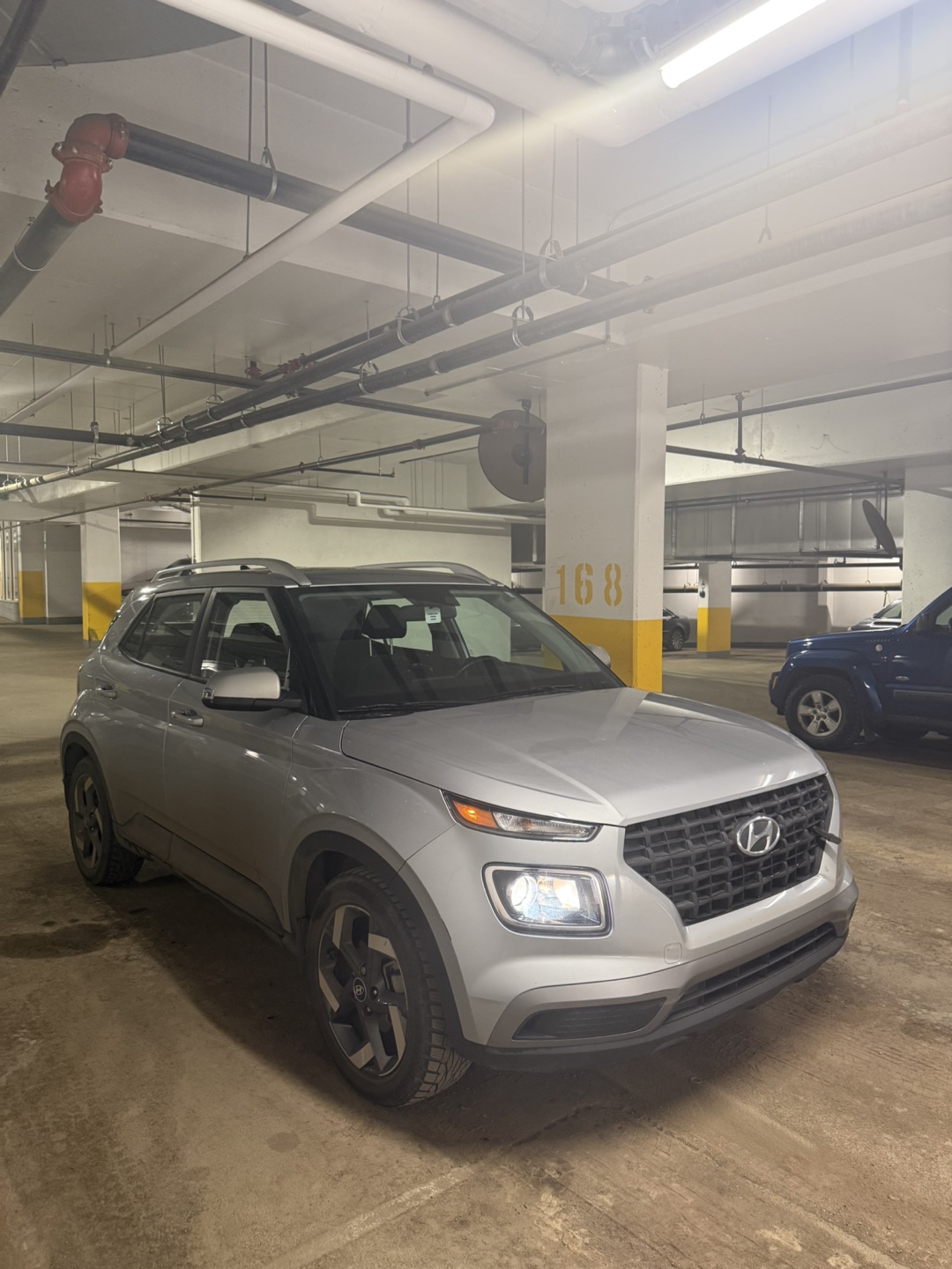 2021 Hyundai Venue - Excellent Condition - photo 3