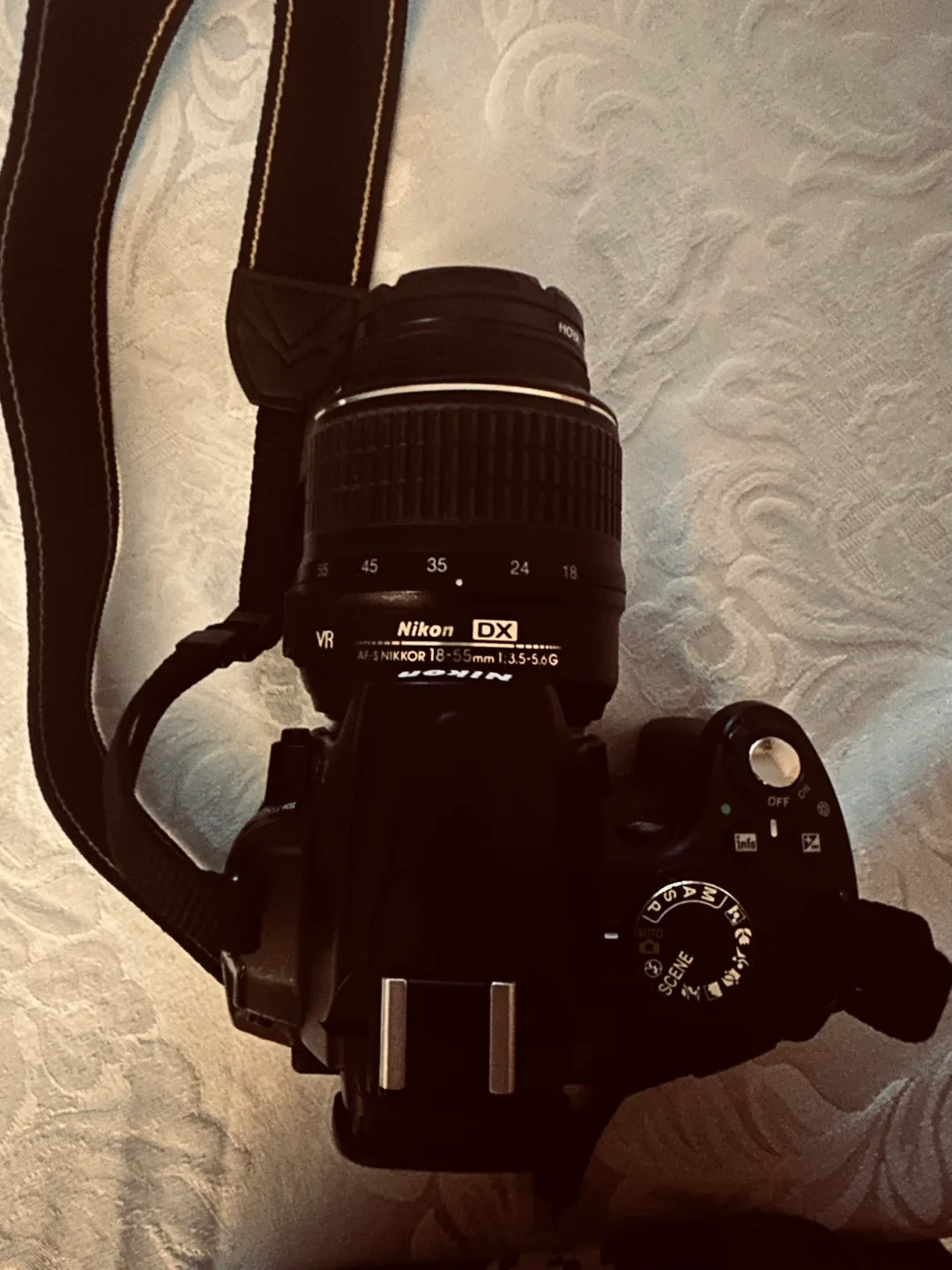 Nikon D5000 DSLR Camera with Accessories image indicator(2)