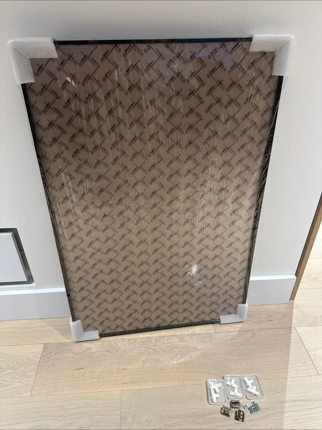 Picture Frames with Hardware Aluminum and Plastic image indicator(3)