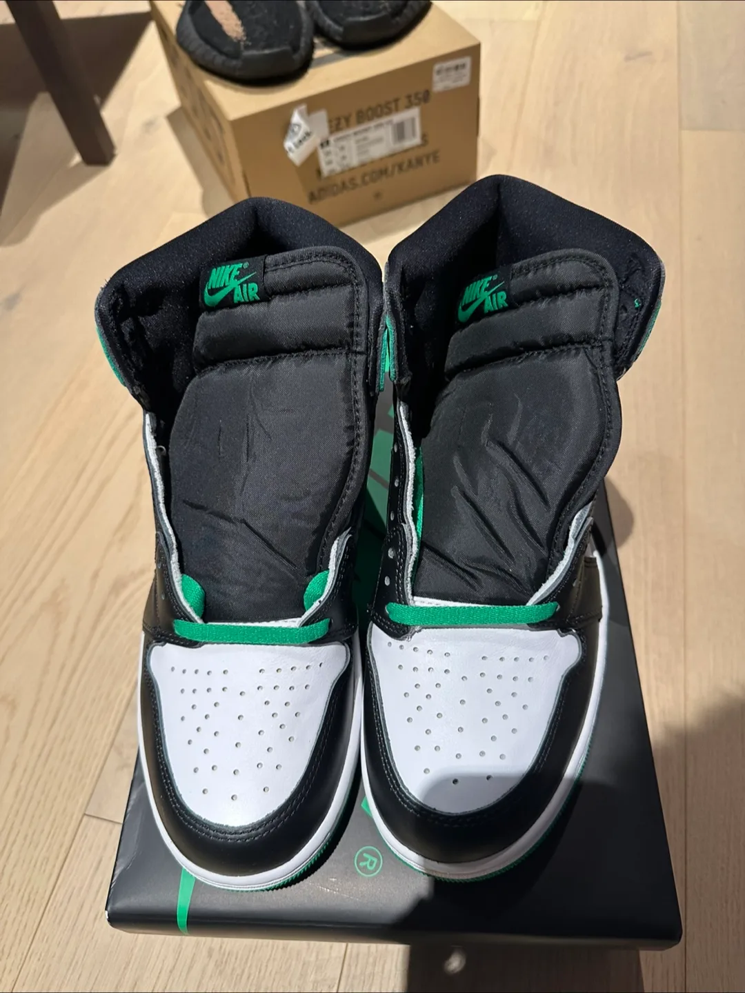 Nike Air Jordan 1 High OG 'Lucky Green' Size 10 image indicator(4)