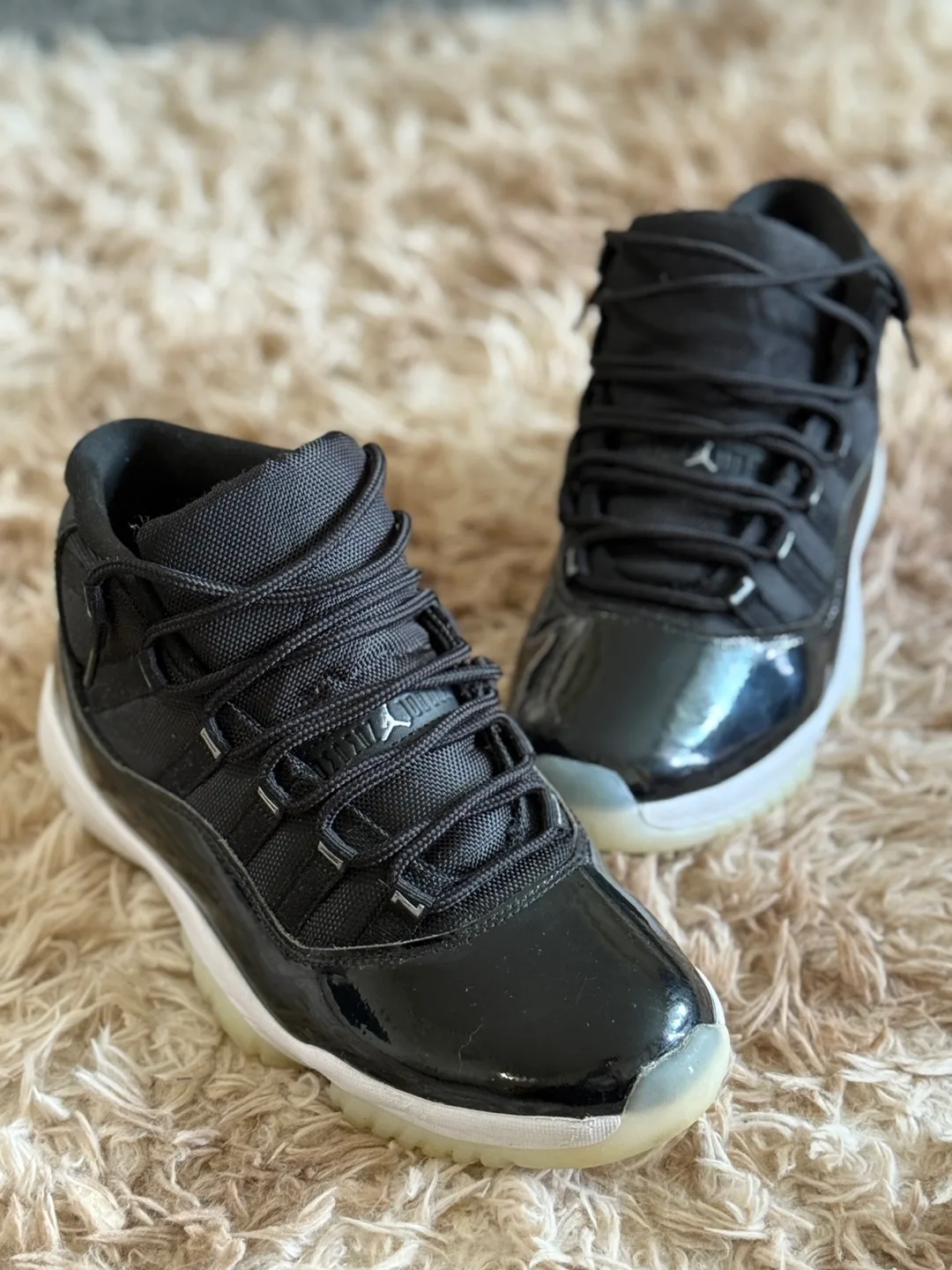 Jordan 11 Retro thumbnail