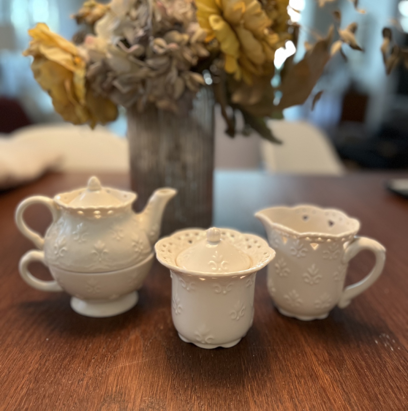 Rare Beauty. Skye McGhie Cream Lace Teapot, Creamer & Sugar Set