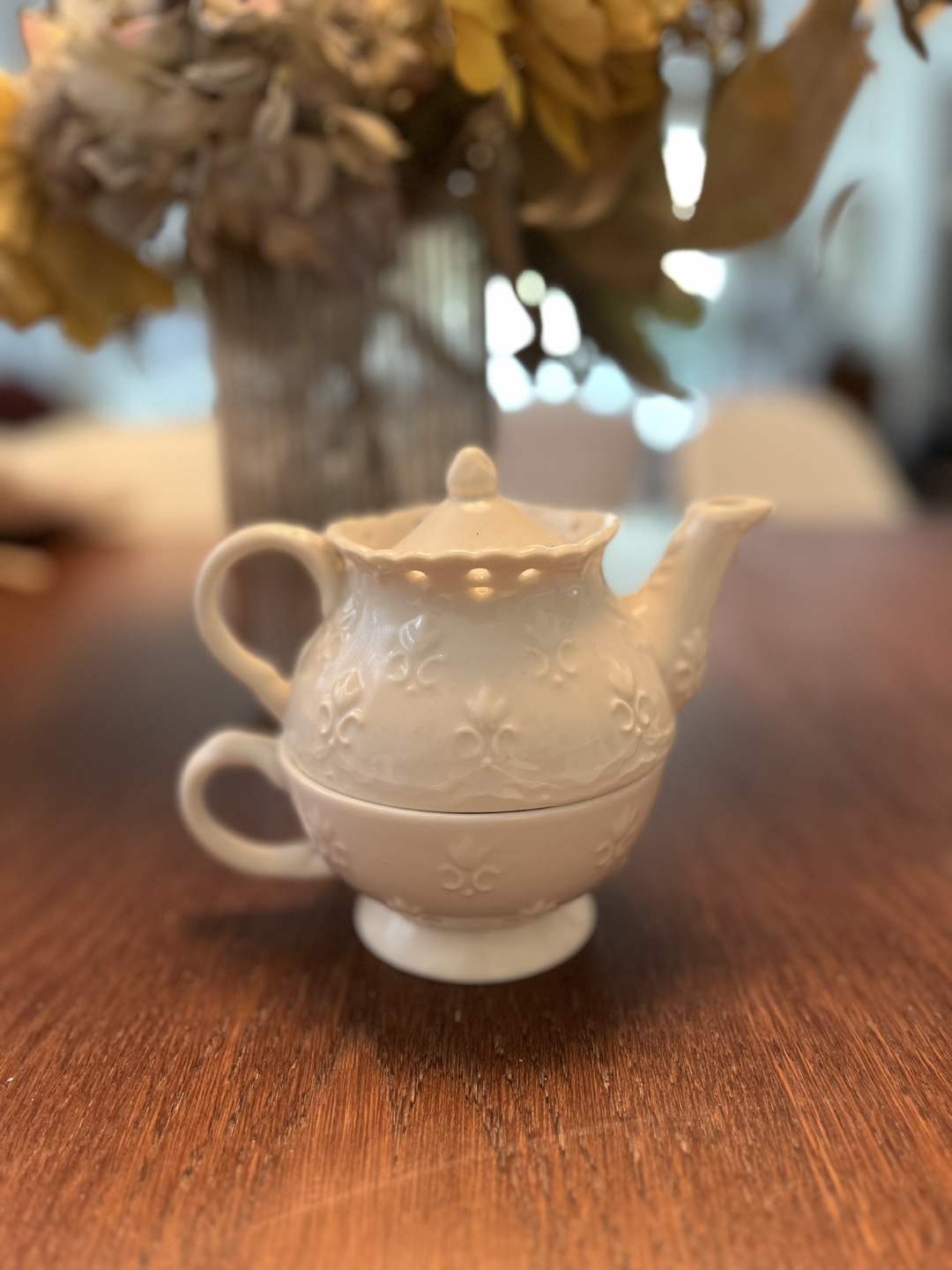 Rare Beauty. Skye McGhie Cream Lace Teapot, Creamer & Sugar Set - photo 2