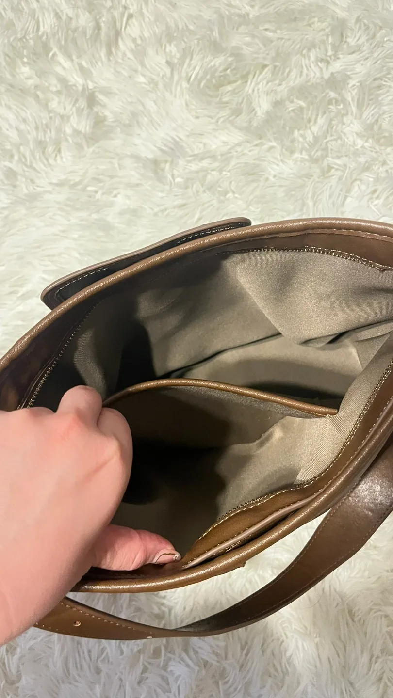 Brown Leather Shoulder Hobo Bag image indicator(8)