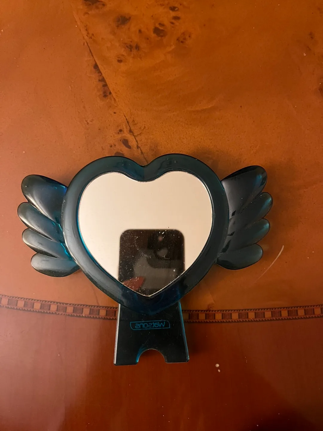 Heart-shaped Hand Mirror with Wings image indicator(3)