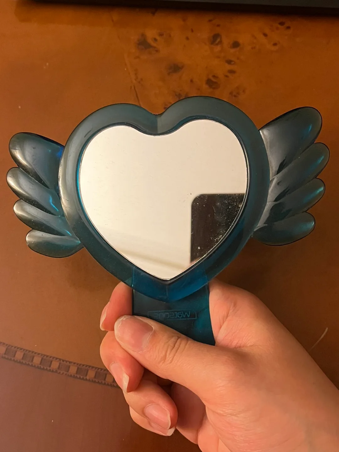 Heart-shaped Hand Mirror with Wings image indicator(2)