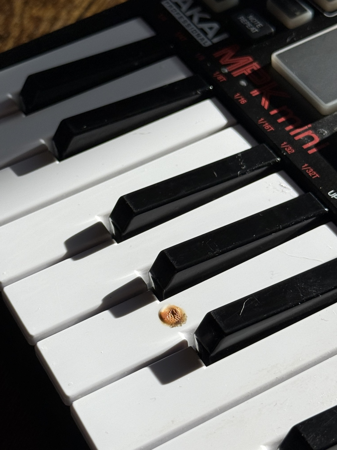 Akai MPK Mini MIDI Keyboard - photo 4