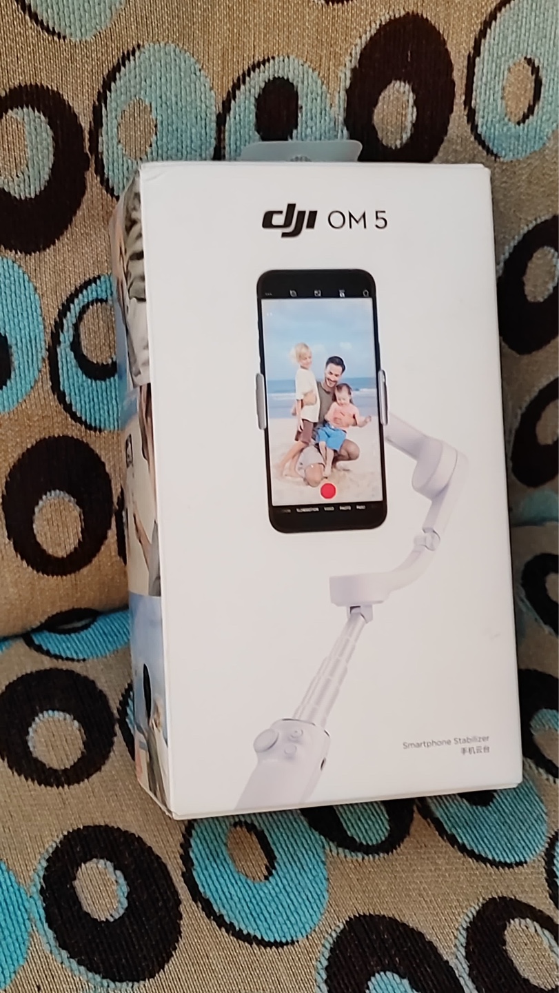 DJI OM 5 Smartphone Gimbal Stabilizer