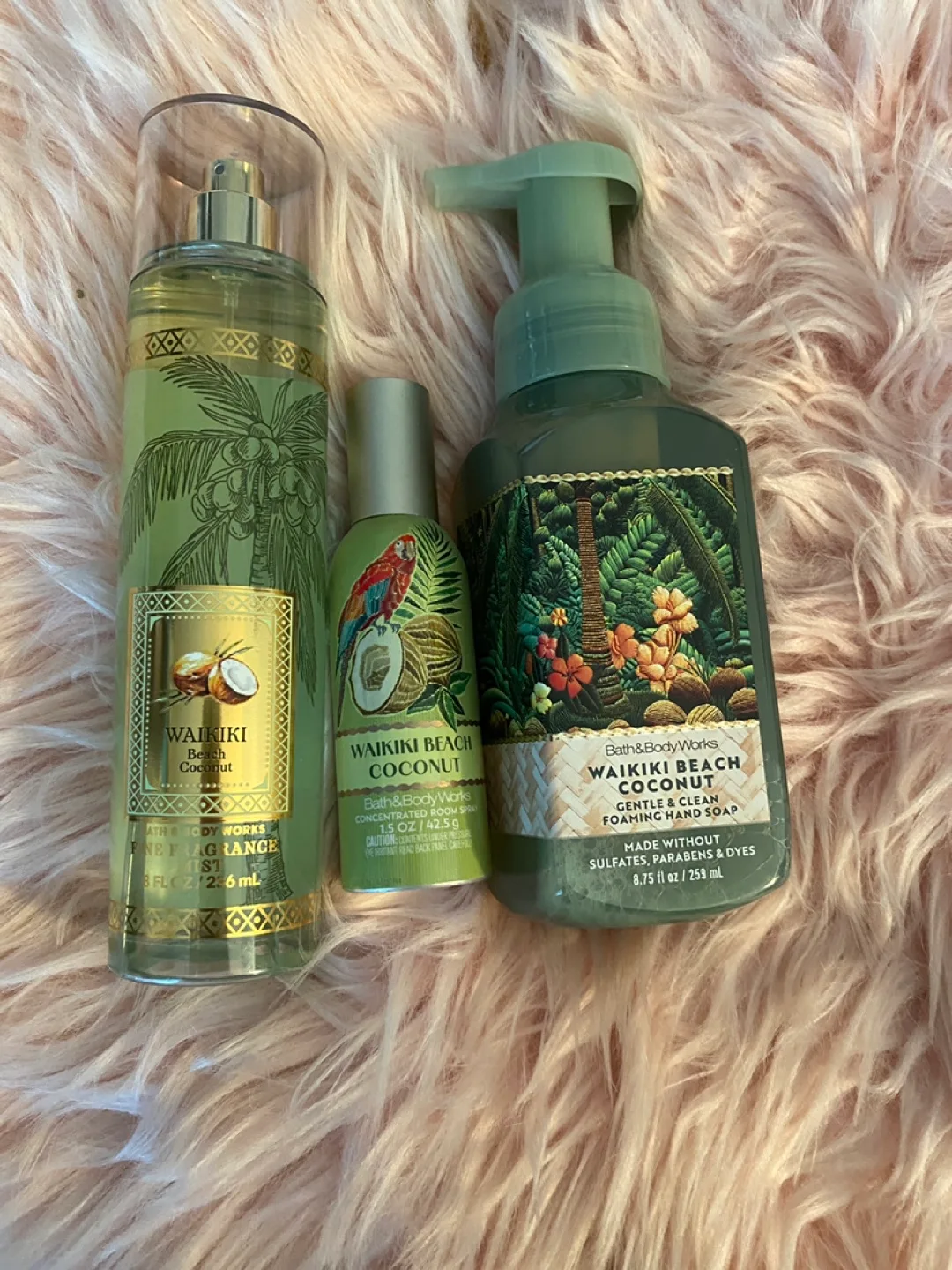 Bath & Body Works Waikiki Beach Coconut Gift Set image indicator(2)