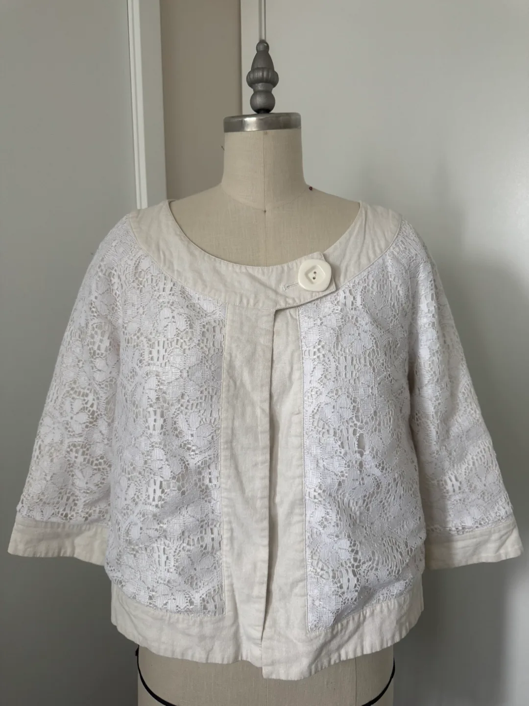 Beautiful white cream/linen and lace Jacket/blazer M/L thumbnail