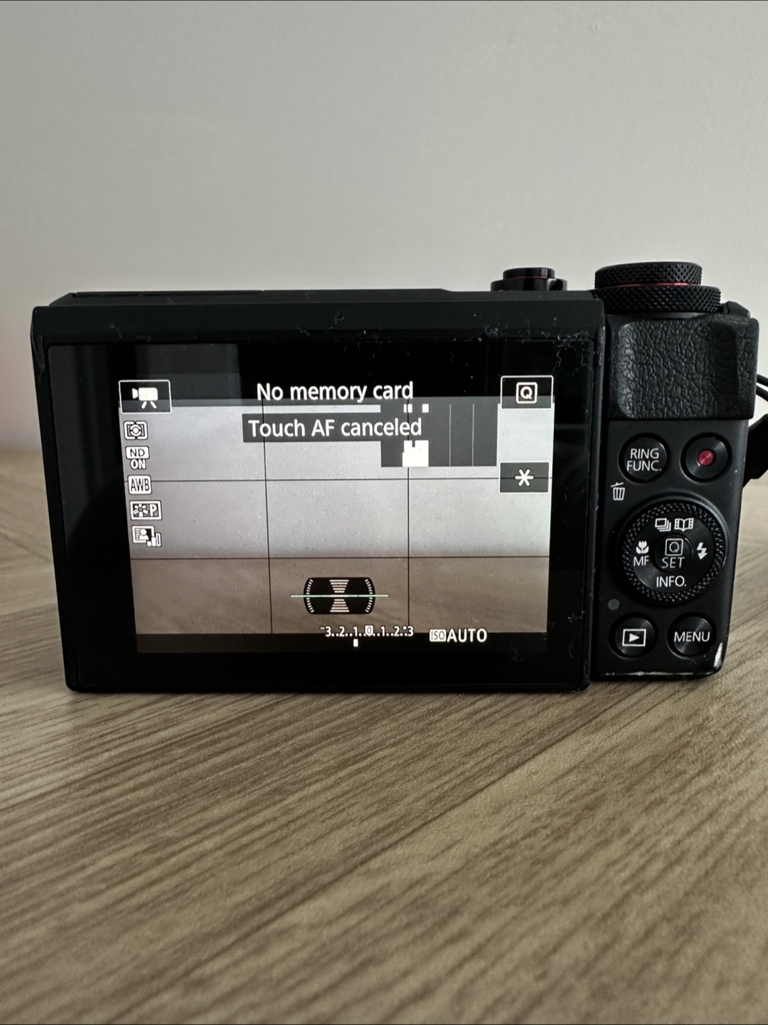 Canon PowerShot G7X Mark II Camera with Charger - photo 3