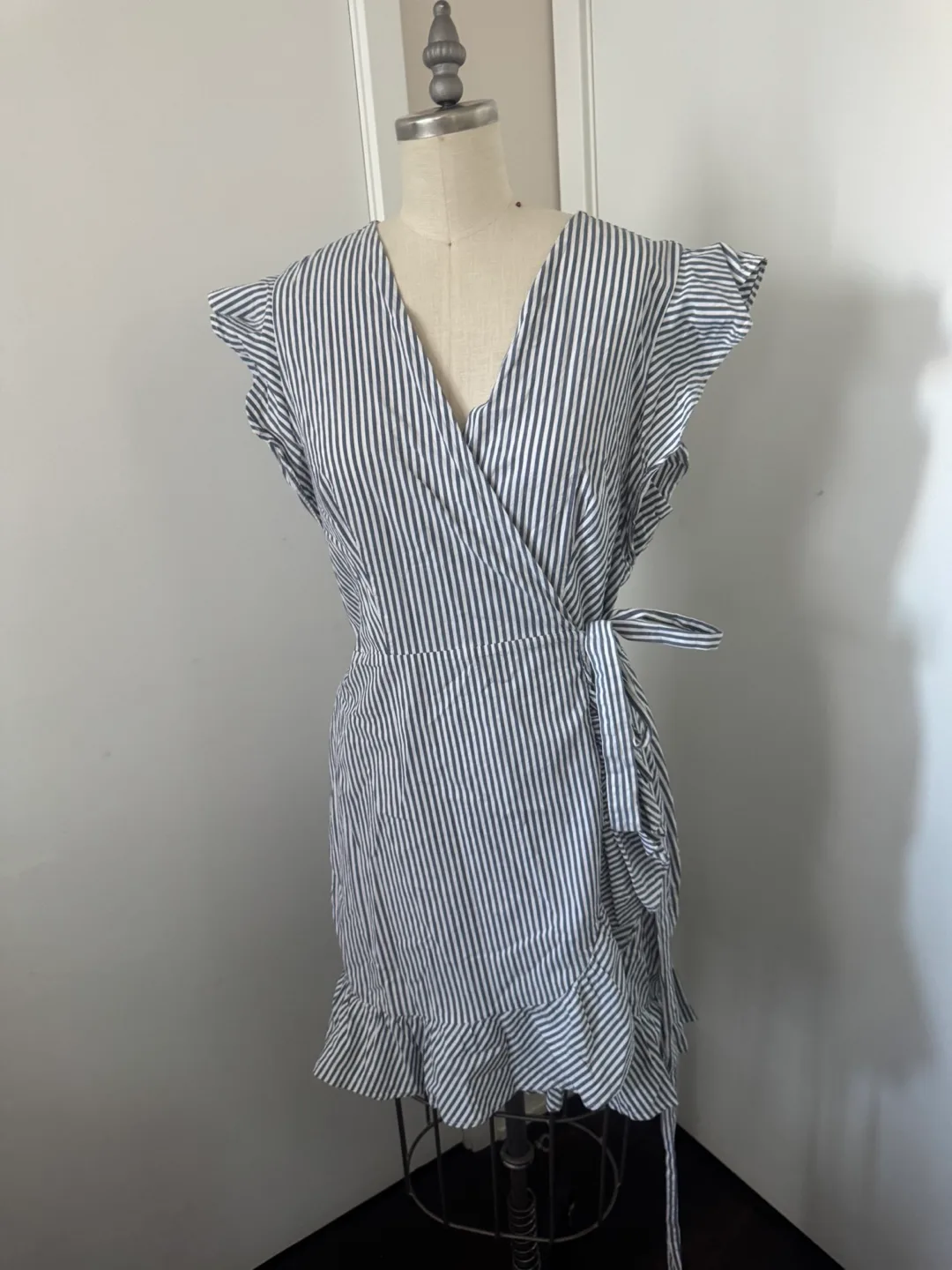 Beautiful cotton pinstripe wrap dress Size Large thumbnail