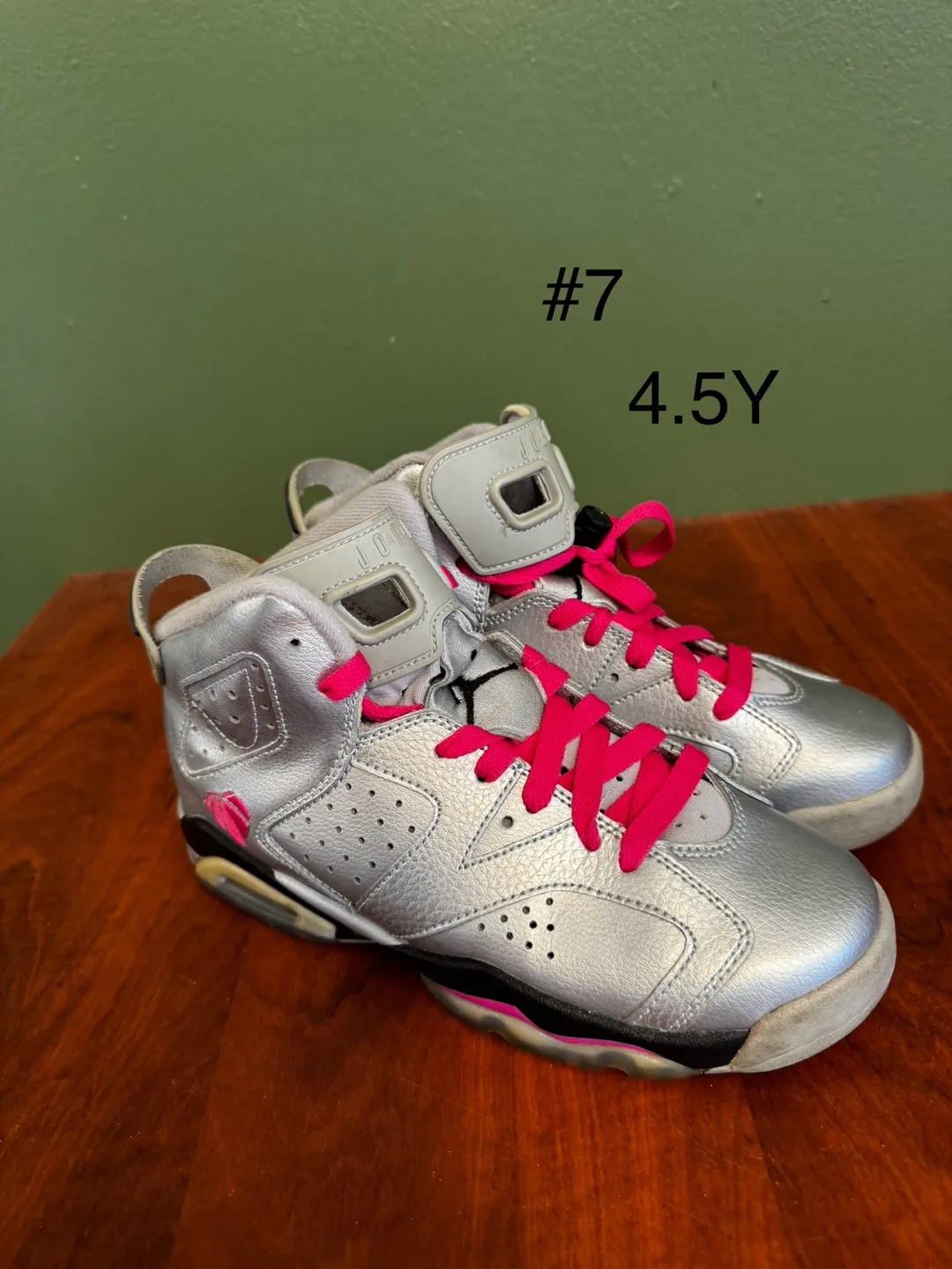 Kids Shoes Size 4.5Y thumbnail