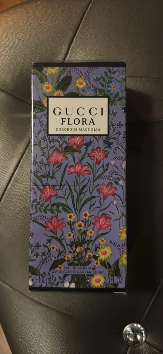 Gucci Flora Gorgeous Magnolia Eau de Parfum thumbnail