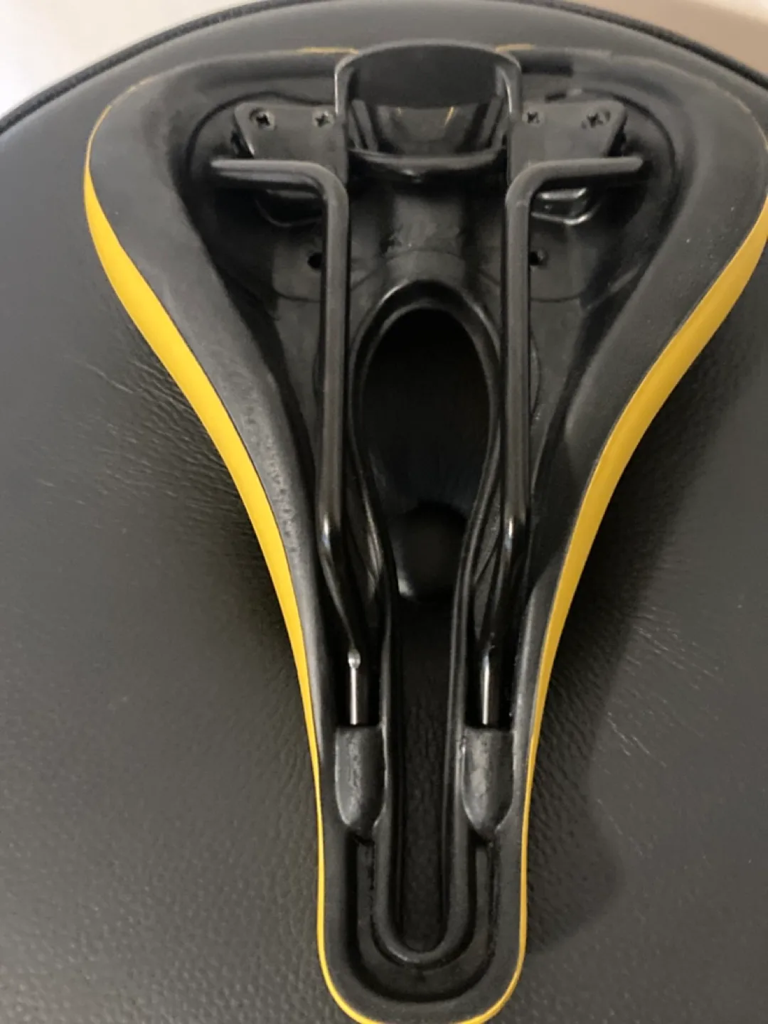 Selle SMP TRK Saddle Yellow Matt / 272 x 177mm image indicator(4)